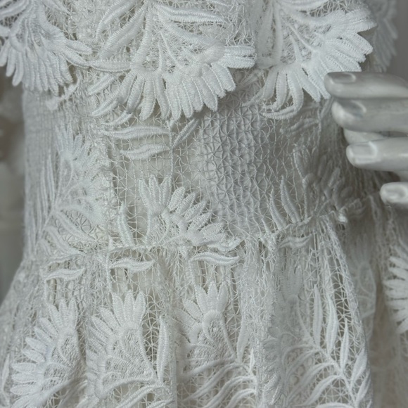 Lovers + Friends White Off-Shoulder Flutter Sleeve Sundress. C36 - Picture 10 of 16